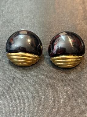 Vintage Acrylic Clip On Earrings Black Dome Gold Tone 11g 1”